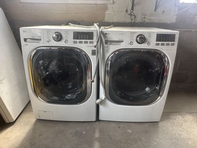 LG Washer and Dryer (electric)