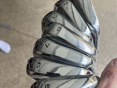 Like New Callaway “ELYTE” graphite irons 5-PW, AW