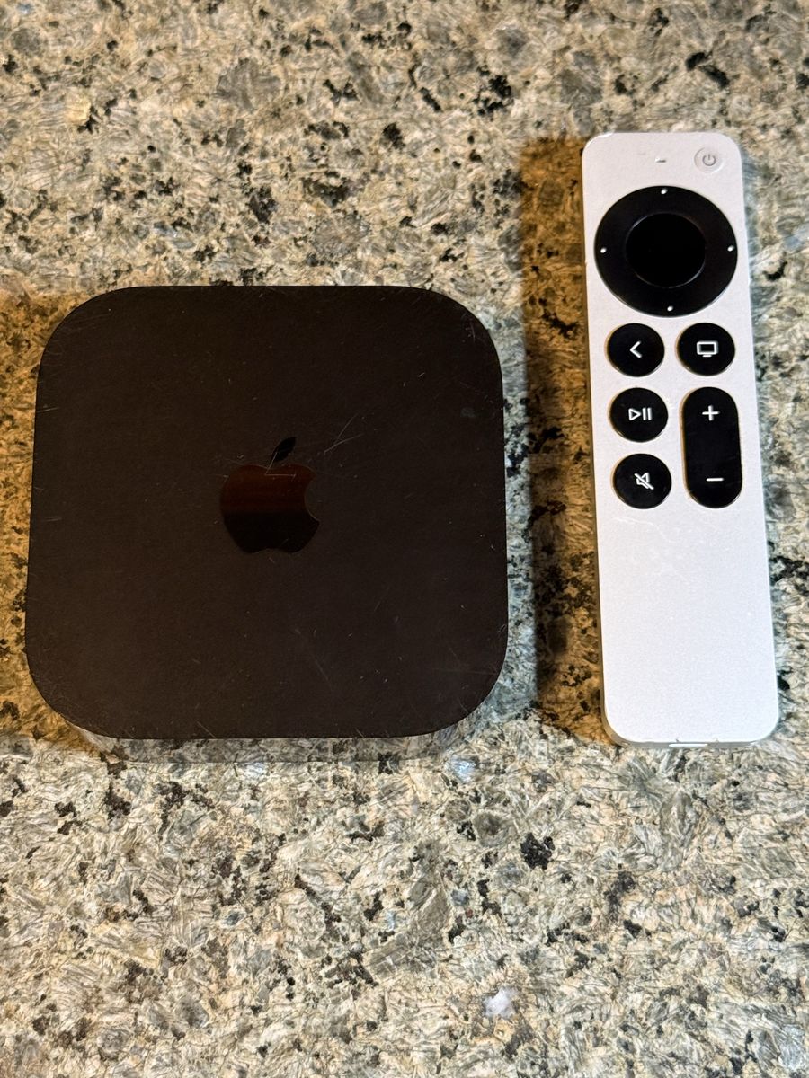 Apple TV 4K 3rd Gen 128GB Wi-Fi + Ethernet A2843 + Siri Remote