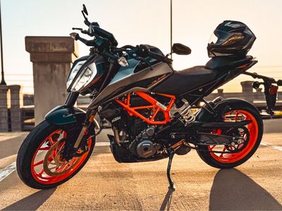 KTM DUKE 390