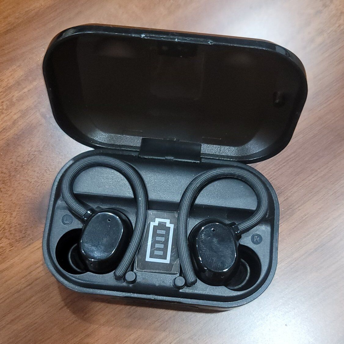 Bluetooth earbuds