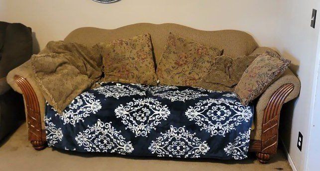 Couch & Oversized chair!