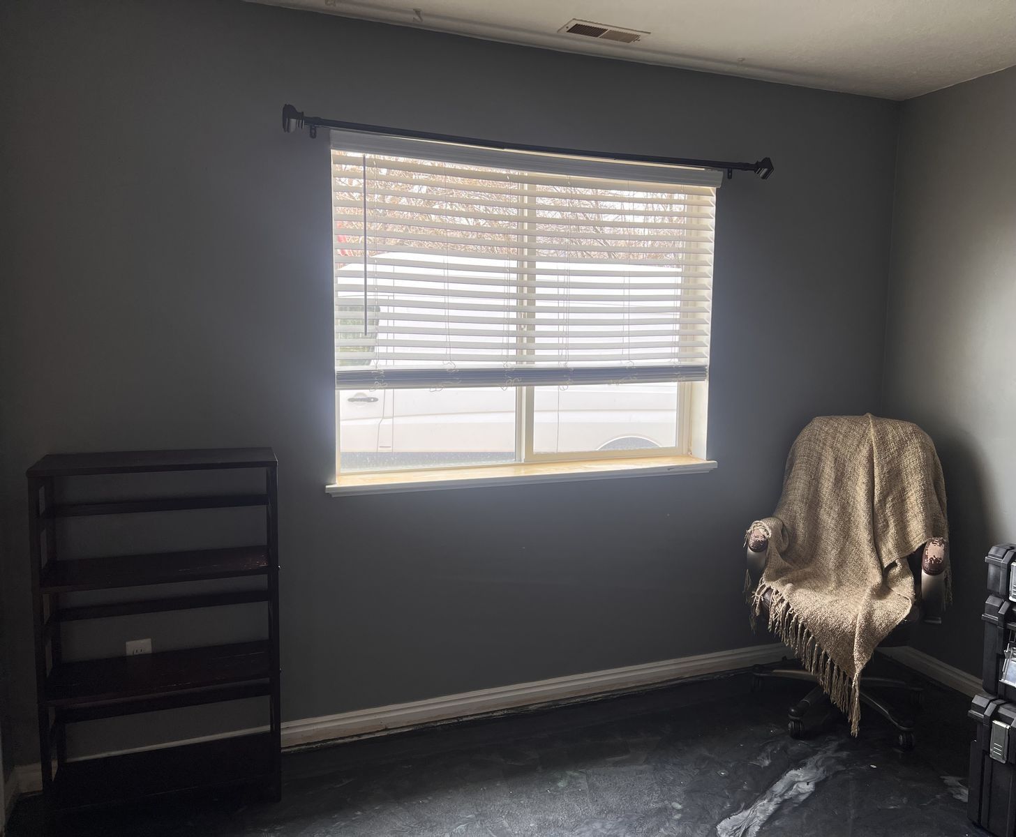 Room for rent in Logan