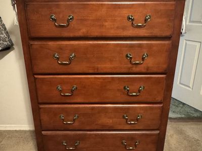 Classic Dark Wood 5-Drawer Dresser/ 6-Drawer Chest - Solid Wood