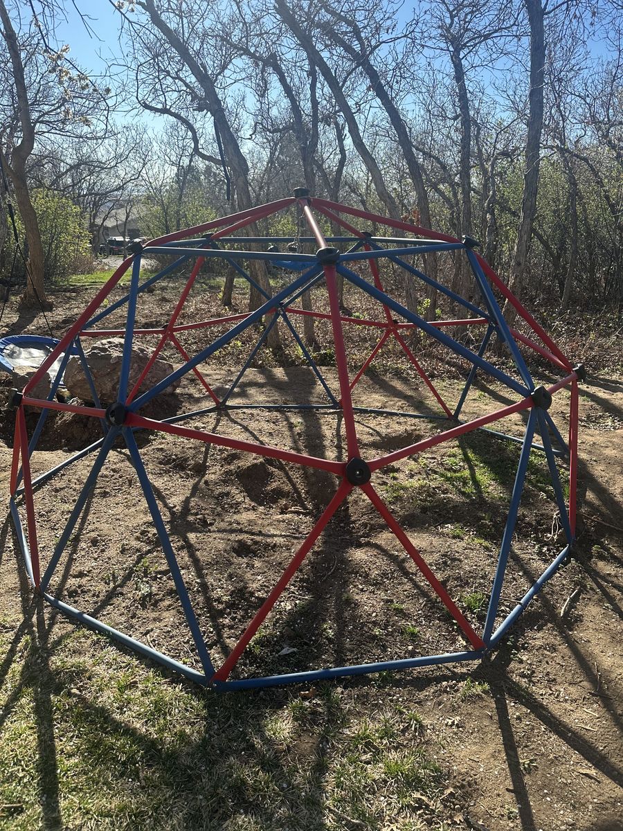 Lifetime 60 Inch Climbing Dome