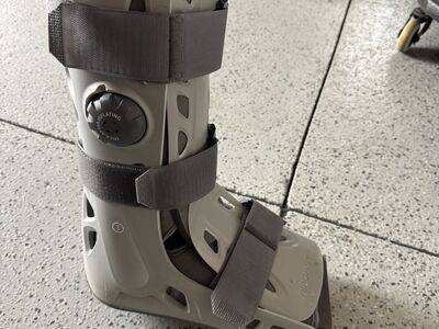 Aircast Walking Boot