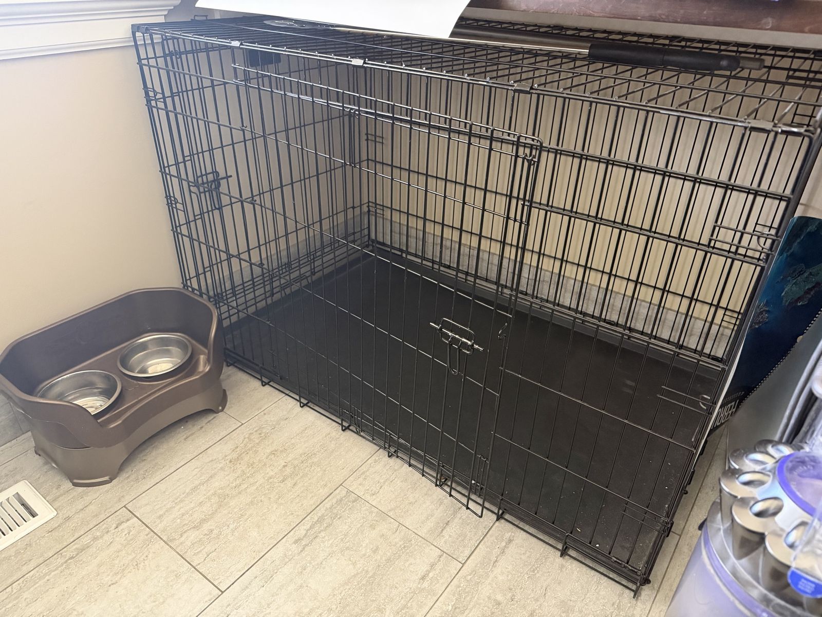 Like New Large Kennel 48L X 29W X 32H