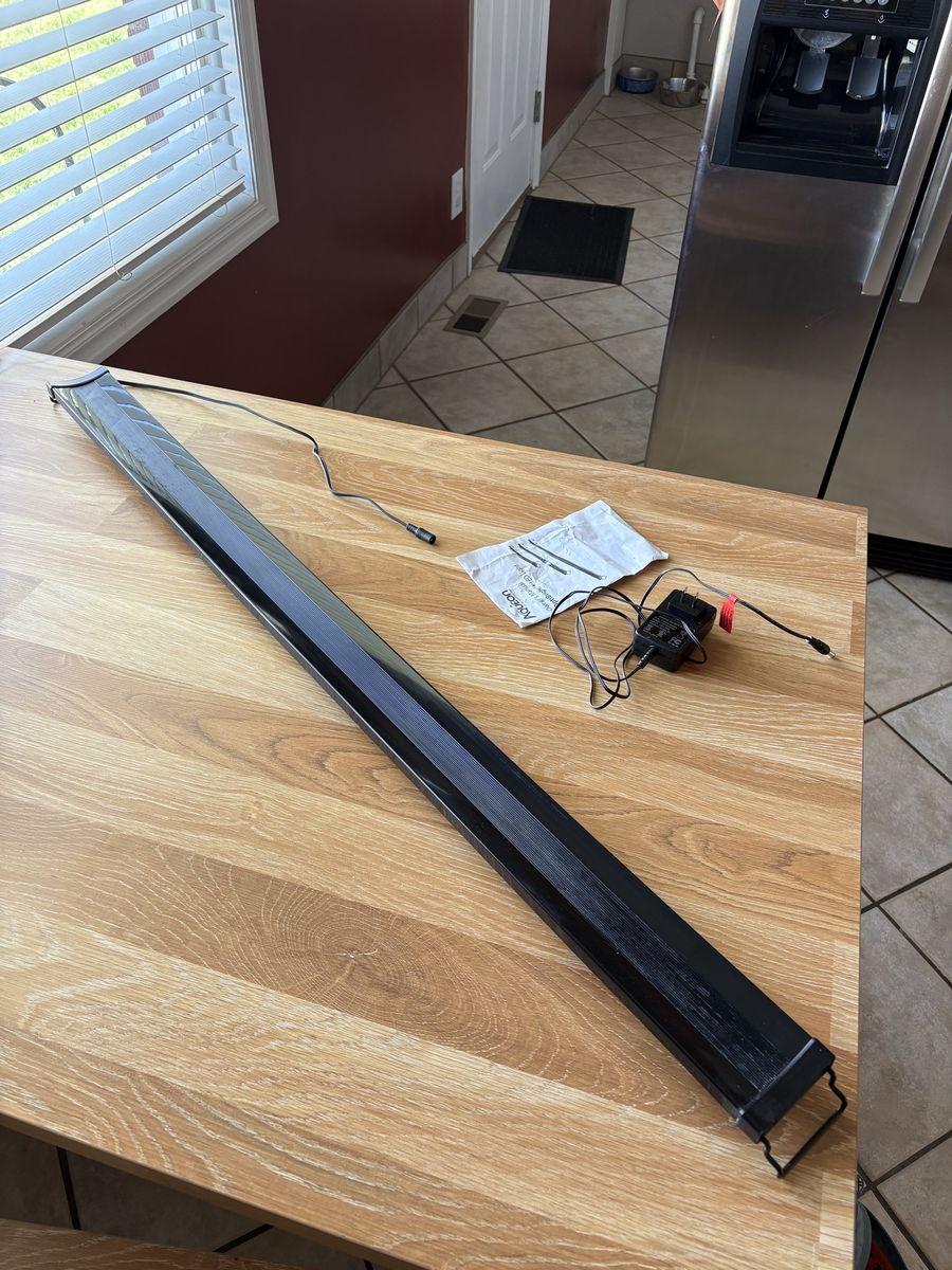 Aqueon 48-54” LED Light Bar