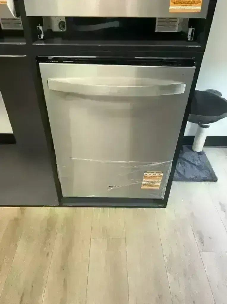 NEW WHIRLPOOL STAINLESS DISHWASHER W 3RD RACK