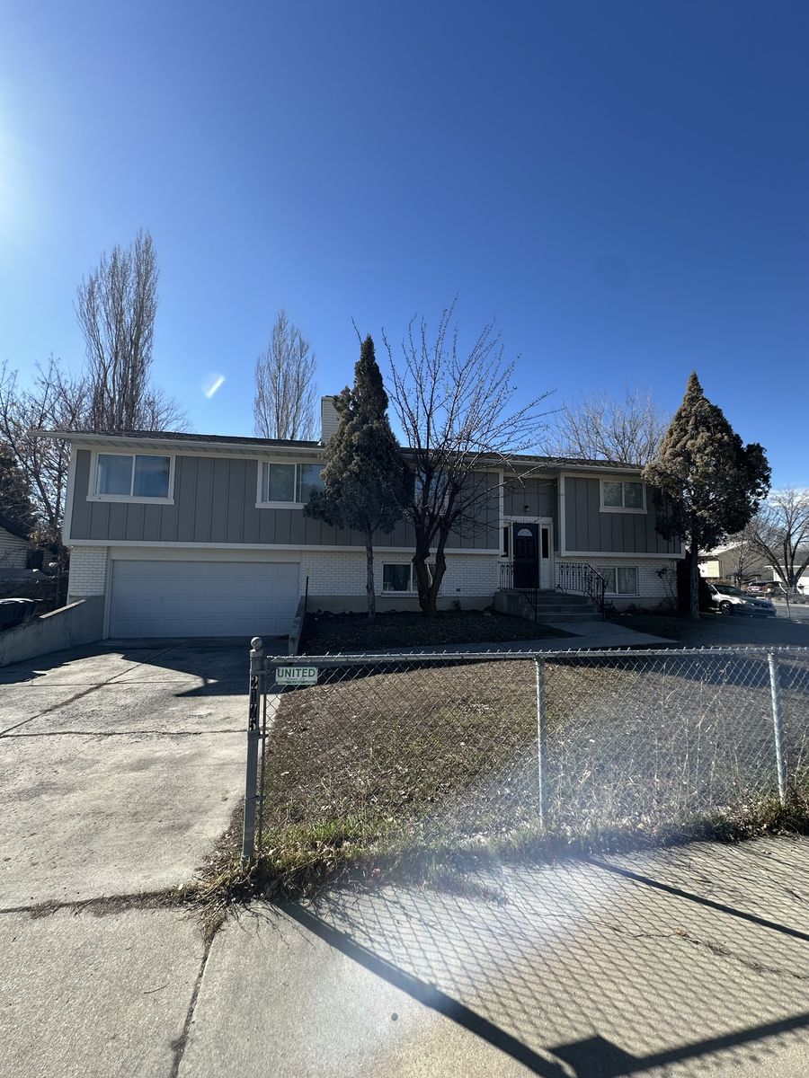 MENS PRIVATE HOUSING FOR RENT