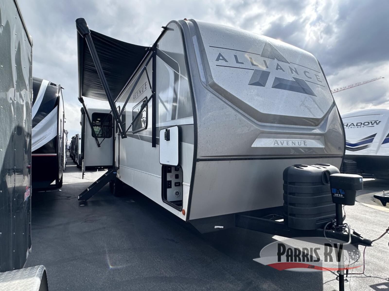 New 2025 Alliance RV Avenue 332RL