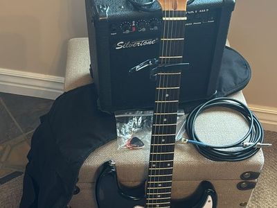 Silvertone Electric Guitar Package w/Amp & Accessories - Complete Bundle