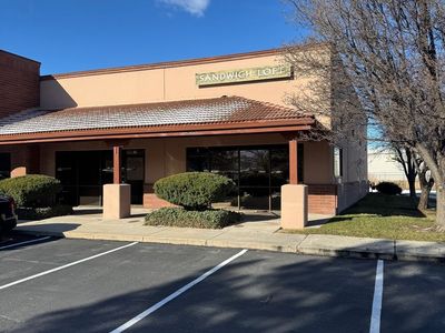 1,470 SF Flex Space in WVC- HVAC Throughout- End Cap