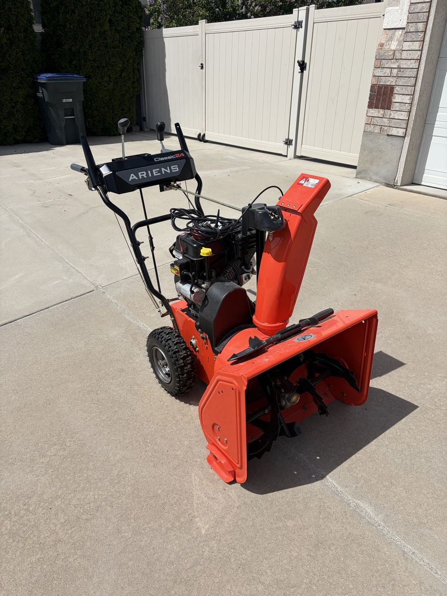 Ariens Classic 24 Snow Blower