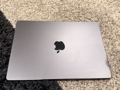 14-Inch MacBook Pro M4 – 16GB RAM / 512GB SSD
