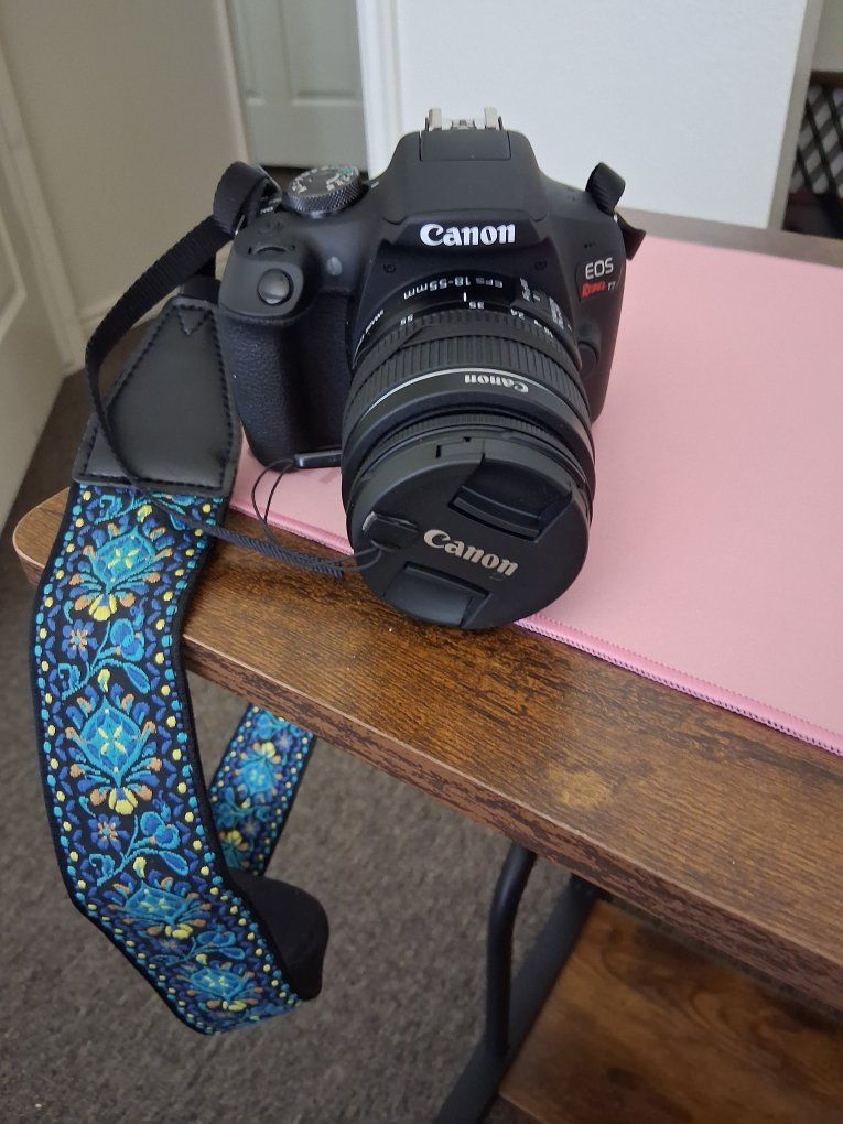 Canon EOS Rebel T7