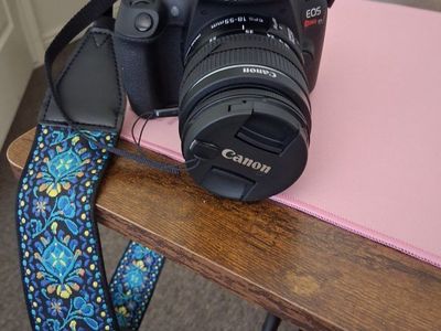 Canon EOS Rebel T7