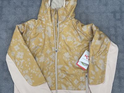 Karitraa Women’s large sanne lined jacket in mustard yellow/beige