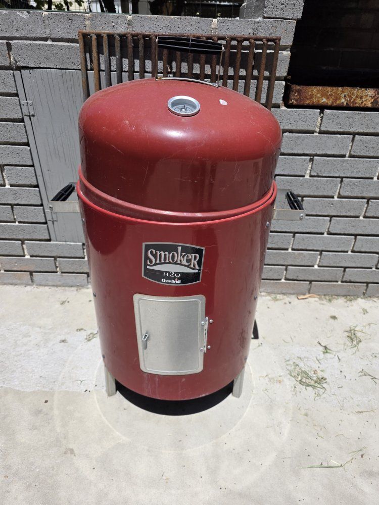 Smoker H2O One-Dial Charcoal Water Smoker
