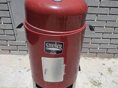 Smoker H2O One-Dial Charcoal Water Smoker