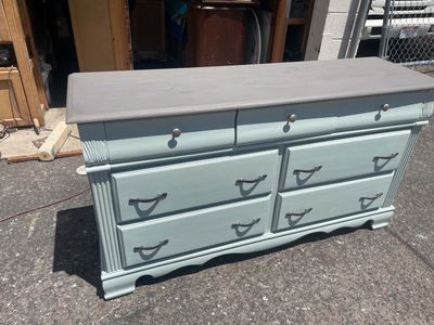 DRESSER 7 DRAWERS