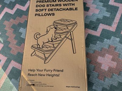 New! Wonder Family Premium Wooden Dog Stairs with Soft Detachable Pillows - 13.23 lbs