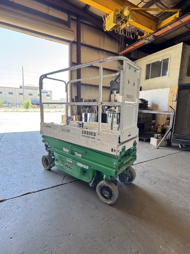 JLG 1930 Narrow Scissorlift