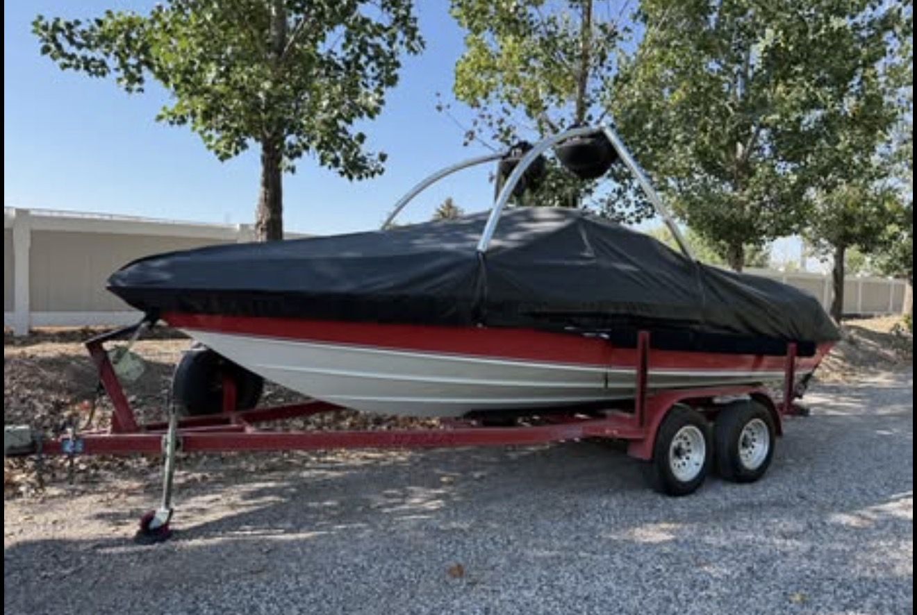 1991 Rinker 220 Captiva