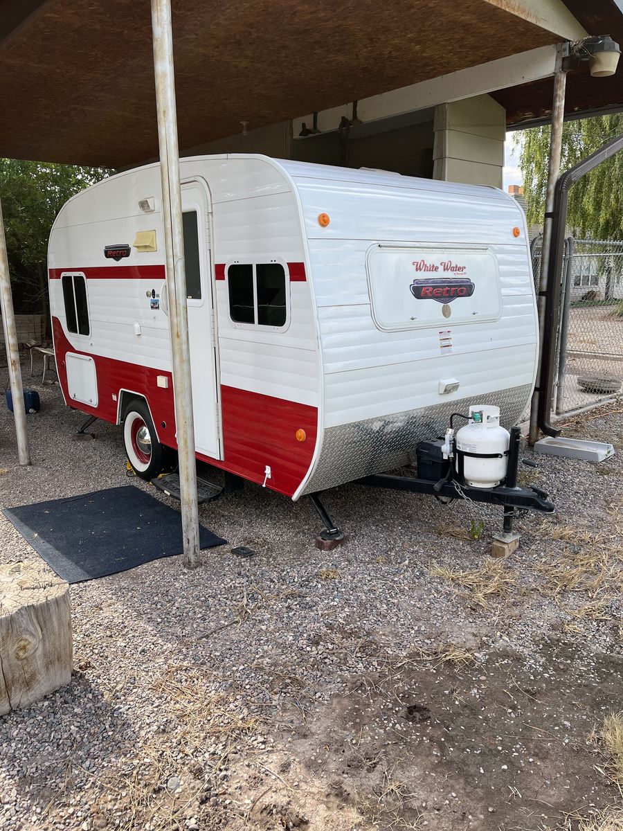 Cute retro trailer, think 50’s diner