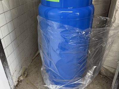 Refrigerant recovery tanks