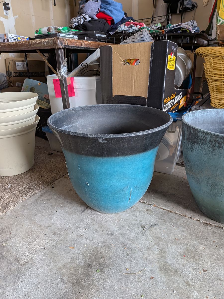 Assorted planters