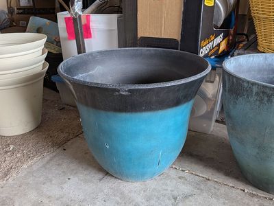 Assorted planters