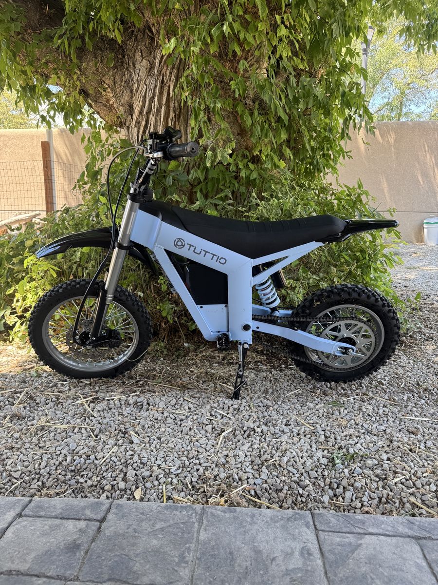 2025 Tuttio Soleil01 Electric Dirt Bike - 3000W, 37MPH, 48V/21Ah Battery, 251 Miles, Bent Left Brake