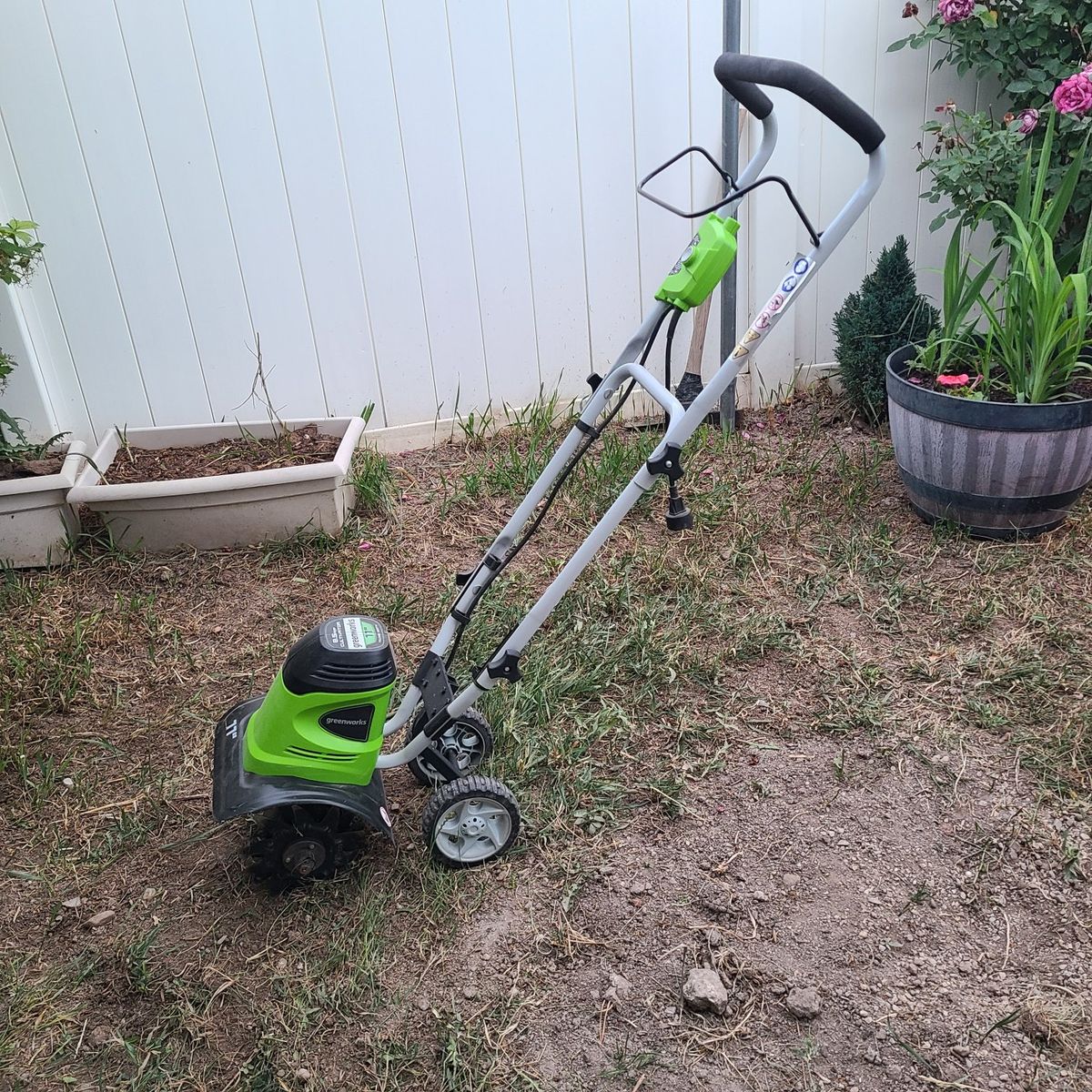 Garden tiller cultivator