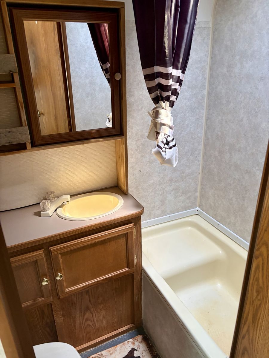 Main image 6
