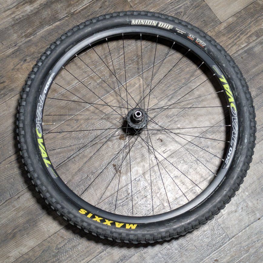 Roval 29 inch MTB Rear Wheel 142x12 with 2 tires HG