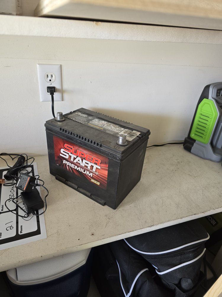 EVERSTART CAR BATTERY
