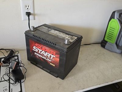 EVERSTART CAR BATTERY