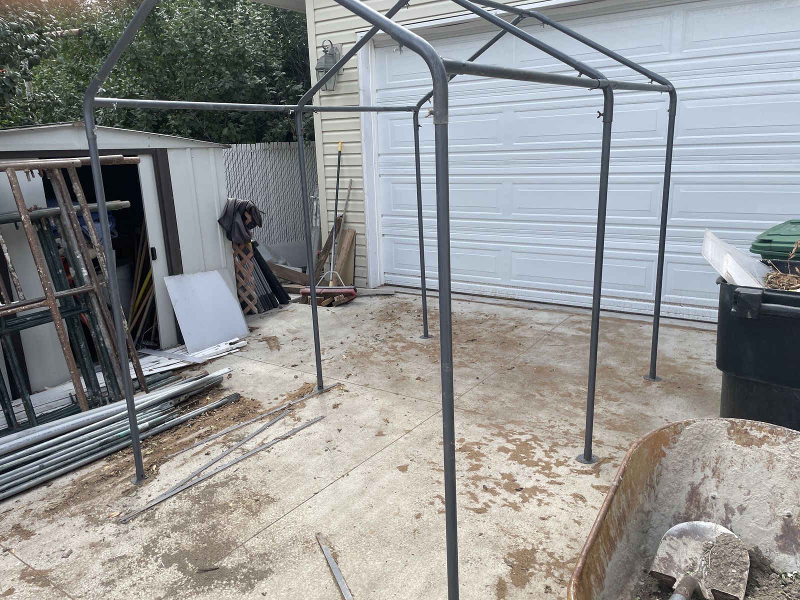 Metal greenhouse frame