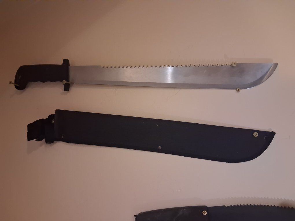 Gordon 18-inch Machete with Serrated Blade.Key