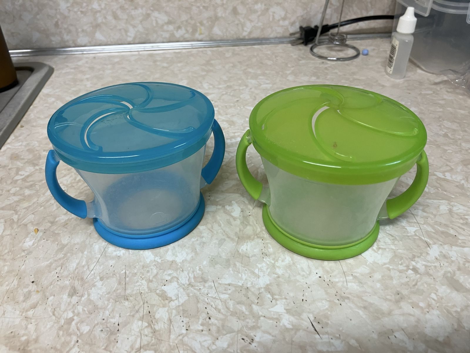Munchkin Snack Catcher Set - Blue and Green Toddler Snack Cups