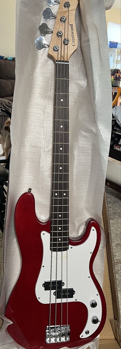 New Crestwood 4-string electric bass