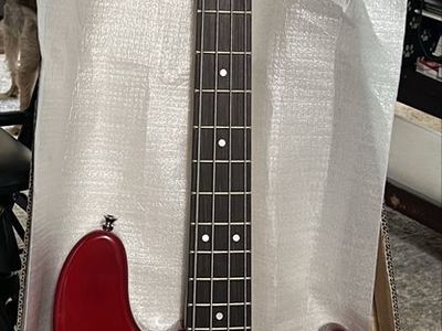 New Crestwood 4-string electric bass