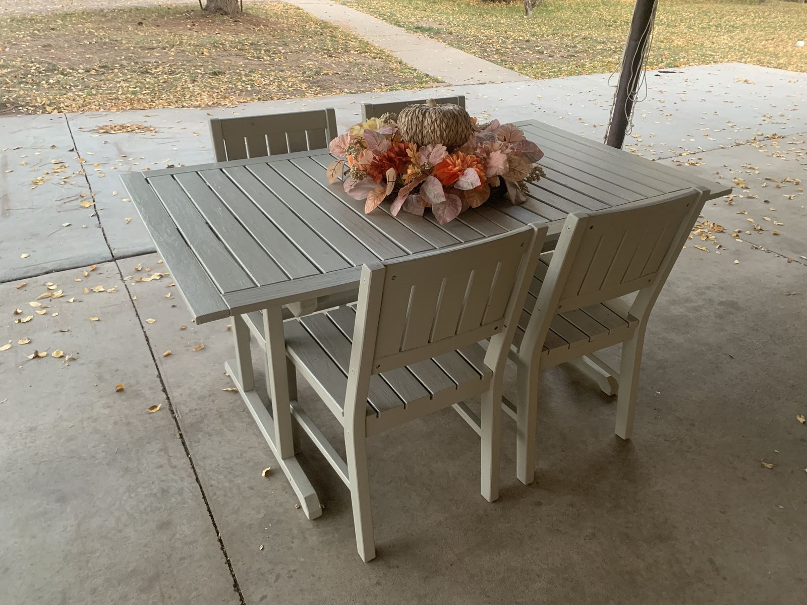Outdoor Farmhouse Table With 4 Chairs