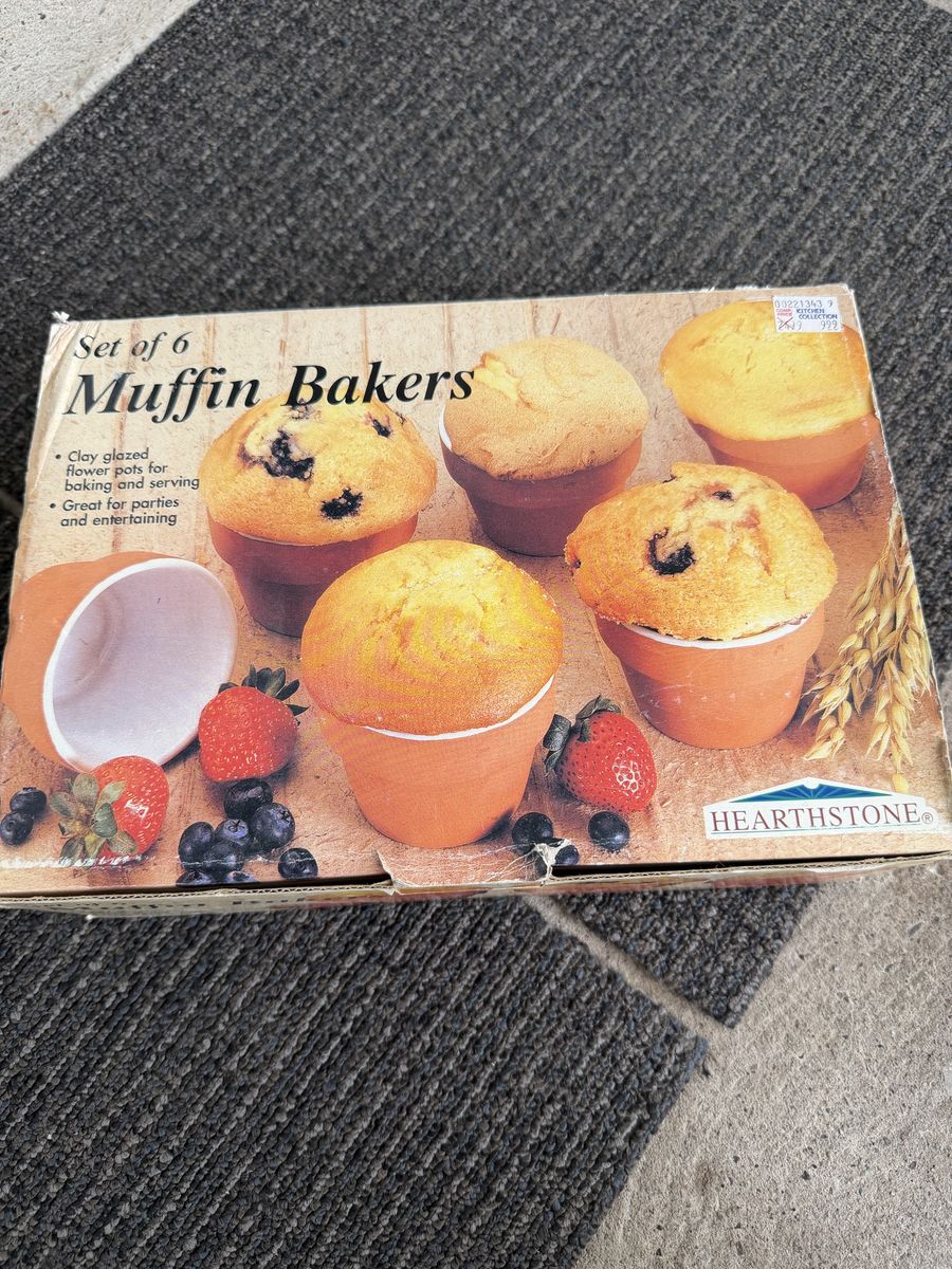 Hearthstone Set of 6 Terracotta Clay Muffin Bakers Flower Pot Baking Cups