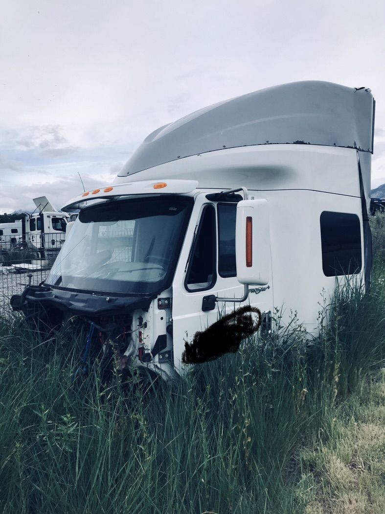 International Semi Truck For Parting Out