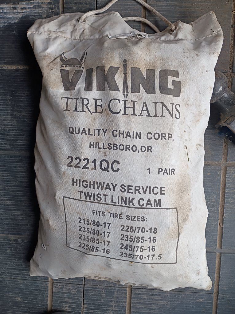 NEW Viking Heavy Duty Tire Chains 2221QC 