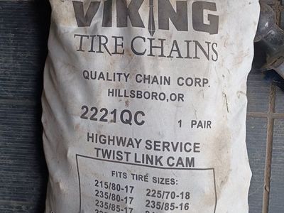NEW Viking Heavy Duty Tire Chains 2221QC