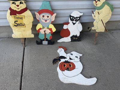 Handmade Wooden Yard Stakes Holiday Decor Set Snowmen Ghost Gnome