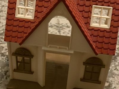 Calico Critters Red Roof Cozy Cottage Starter Home Sylvanian Families Doll House